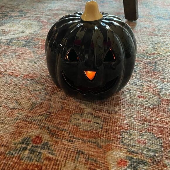 Light-up ceramic Jack o’lantern - Picture 2 of 7